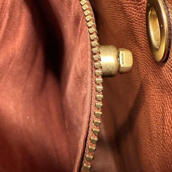 Coach Willow Bucket Tan and Red Heart Print Shoulder Crossbody Bag EUC + Dusty - Picture 14 of 16